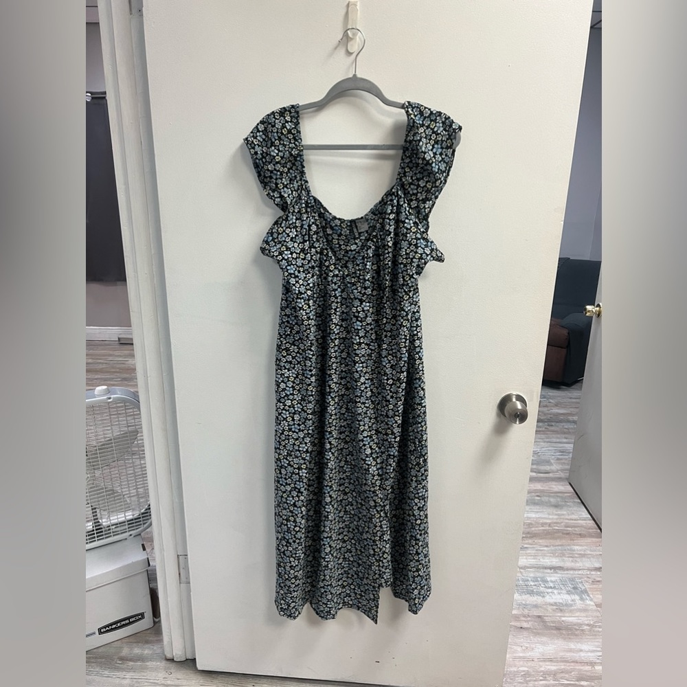 NEW H&M Floral blue sundress. Never been worn but no tags. 2xl